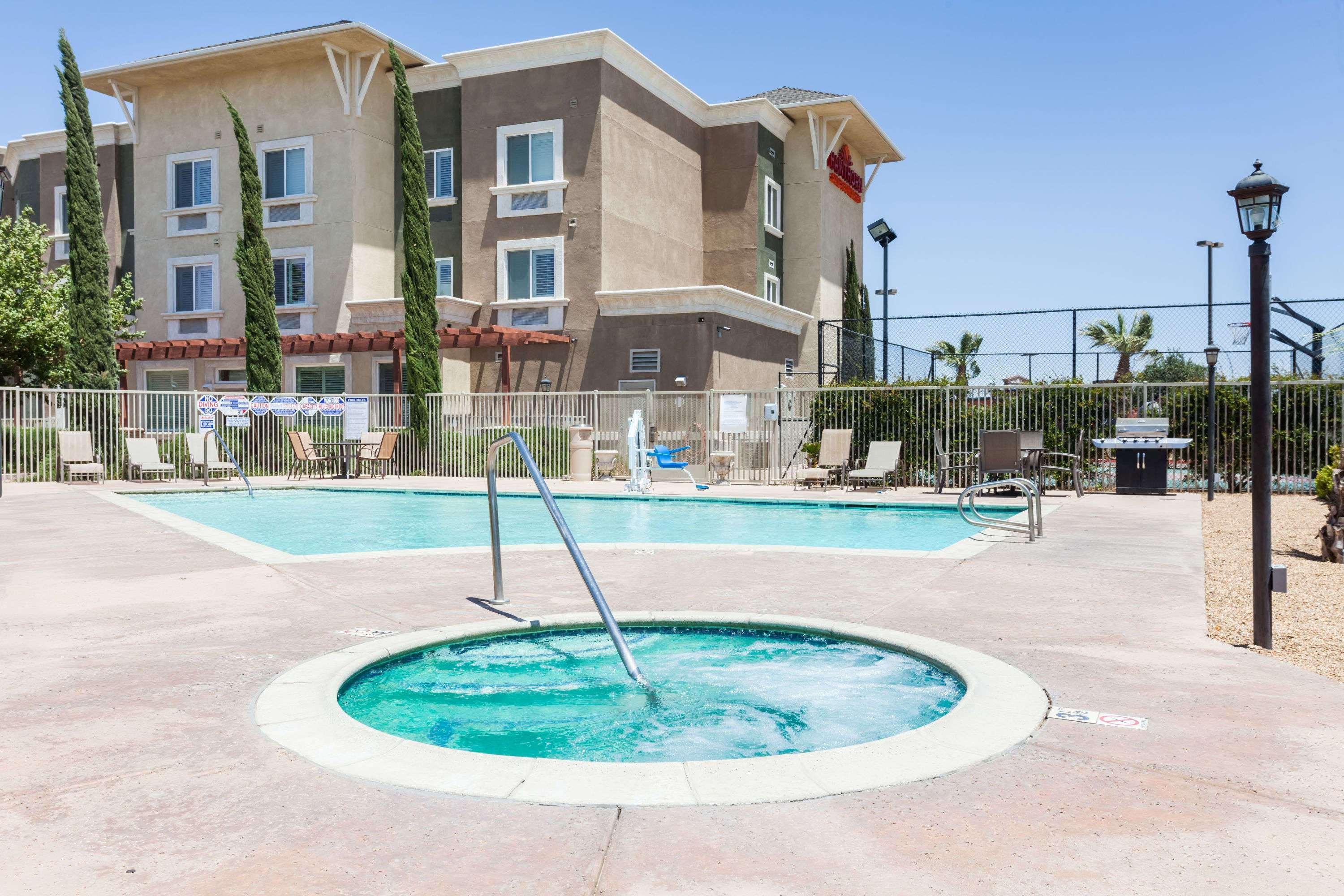 Hawthorn Suites Victorville Eksteriør bilde